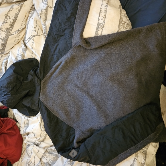 Burton zip up sweater Large but feels a bit smaller more like a medium - Picture 16 of 16
